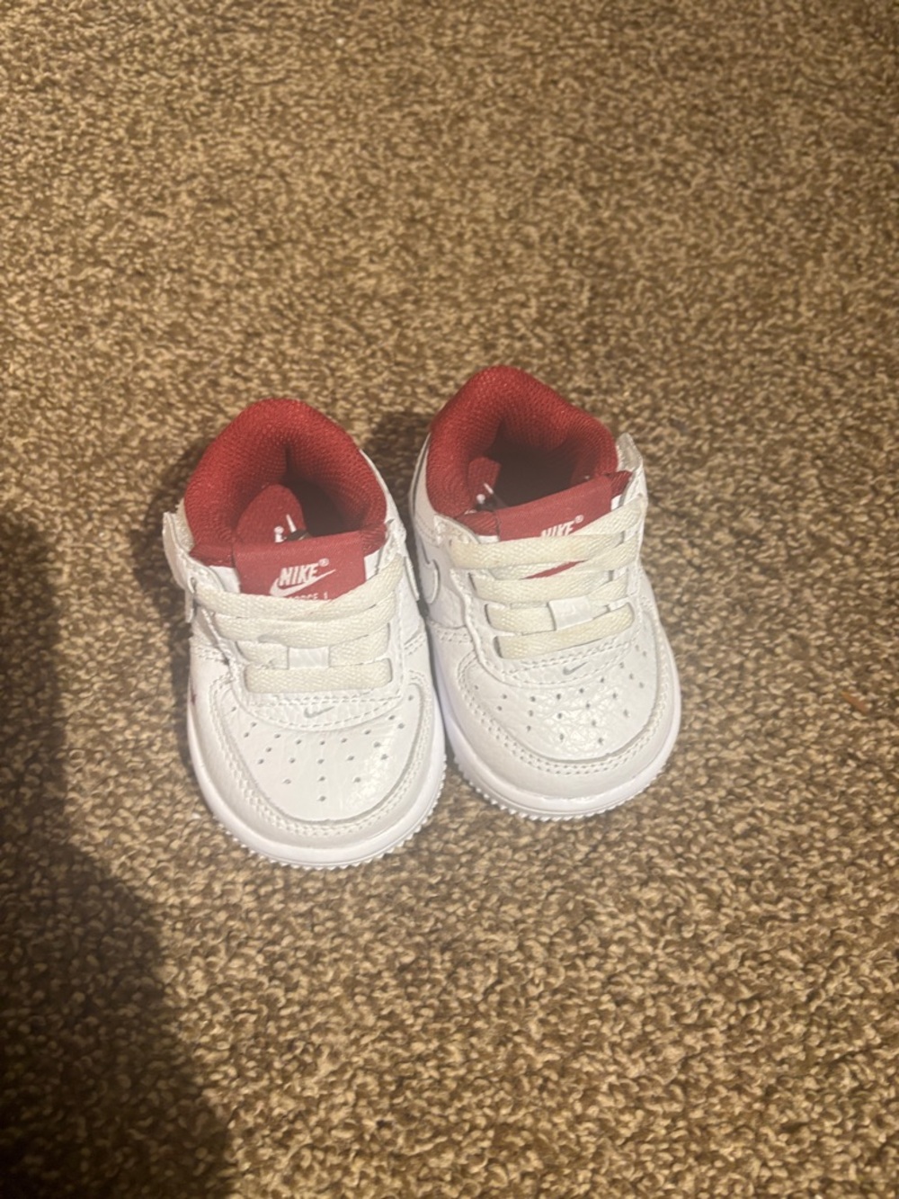 Nike Air Force Low LV8 Kids White Sneakers with Red Lining size 2c - Picture 5 of 6